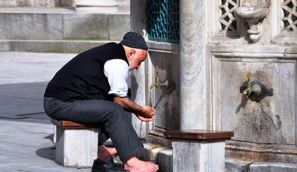 Abdesti neler bozar, neler bozmaz? Kan yayılmazsa…
