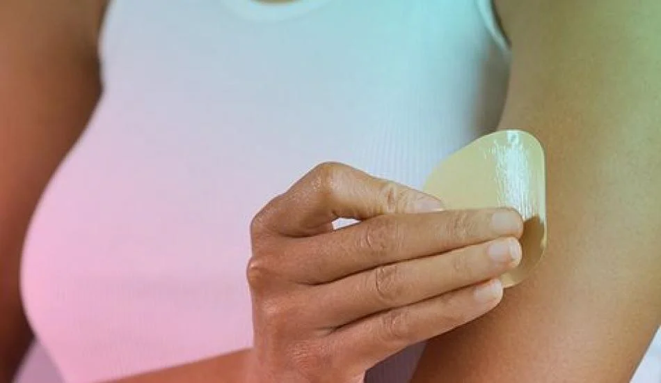 Bant lekesi nasıl çıkar? Yara bandı yapışkanı parmaktan nasıl çıkar?