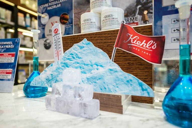 Etraf dostu hoşluk eserleri ile Kiehl’s