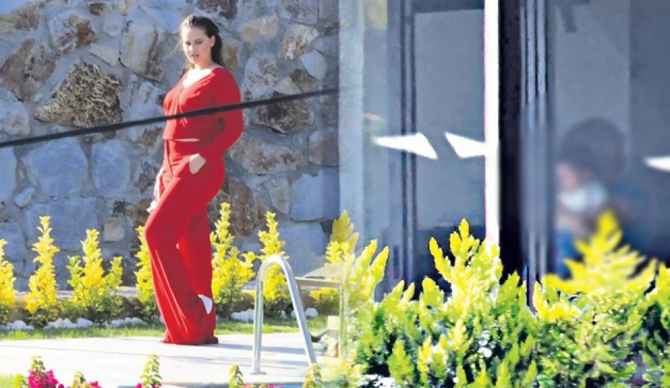 Fahriye Evcen oğlu Karan Özçivit ile paylaşım yaptı!
