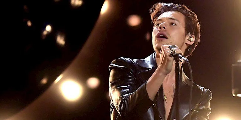 HARRY STYLES APPLE KAMPANYASINDA