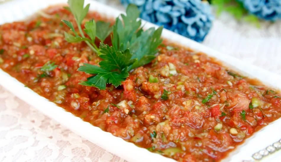 Lokanta adabı acılı ezme tanımı