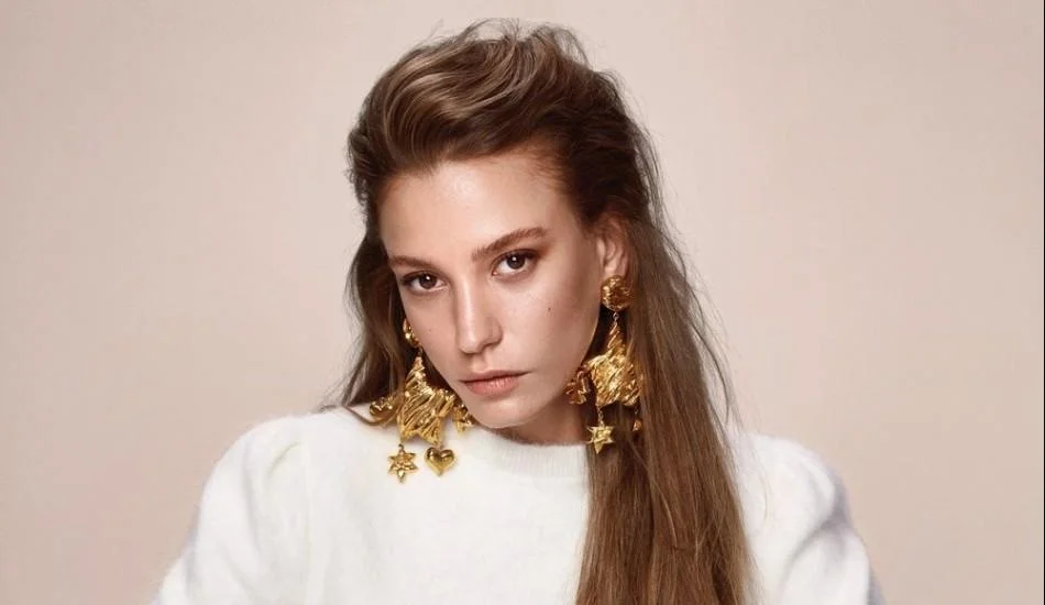 Serenay Sarıkaya ‘Sefirin Kızı’ dizisiyle geri dönüyor