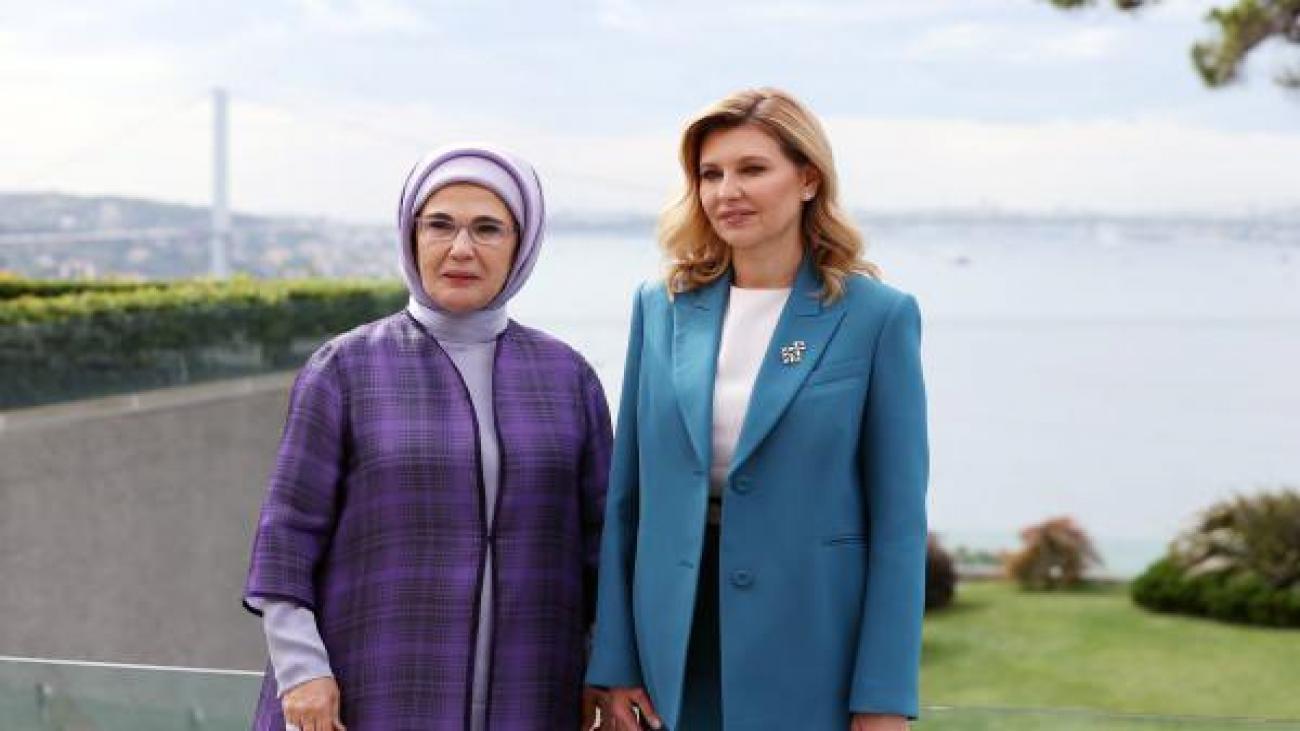 Emine Erdoğan Ukrayna Devlet Başkanı’nın eşi Olena Zelenska’yı ağırladı!