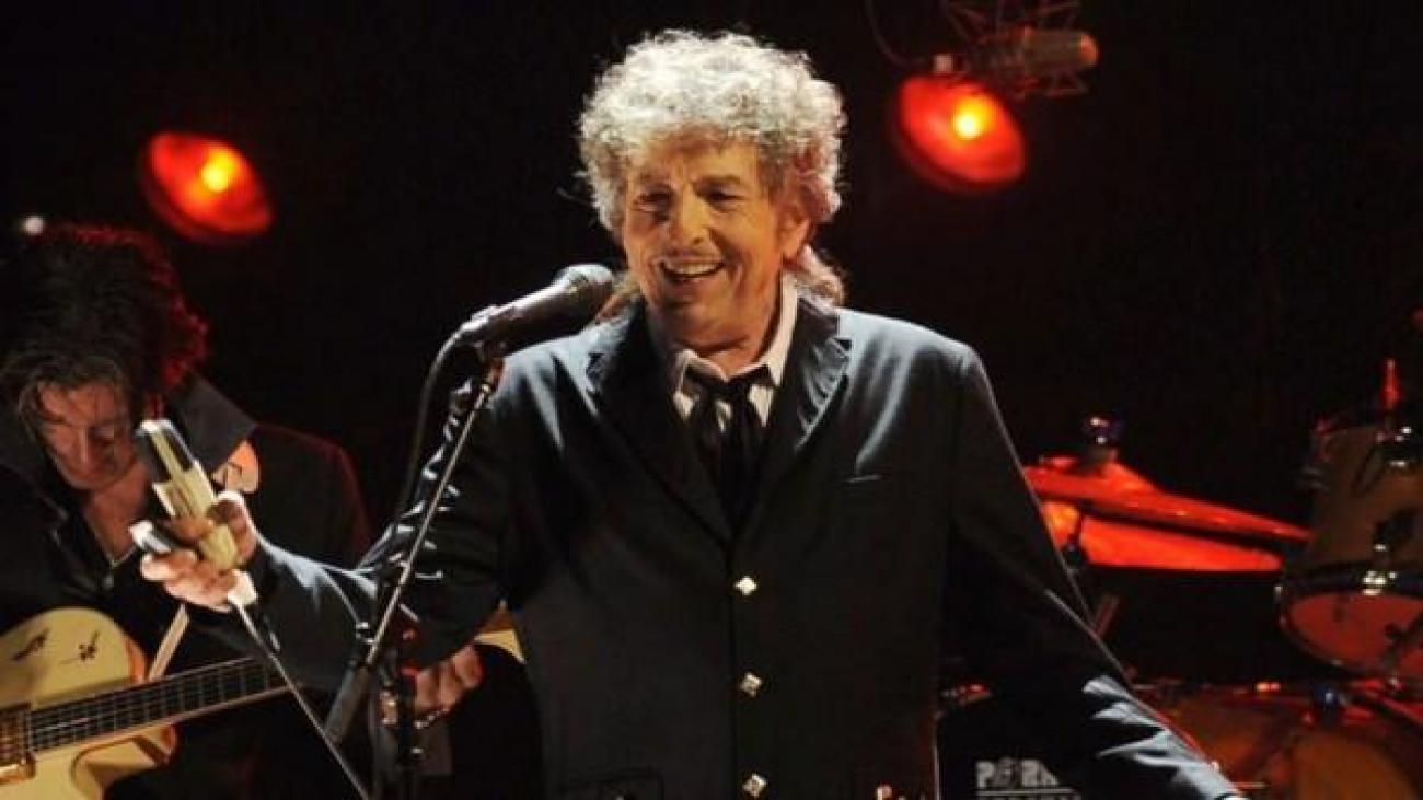 Amerikalı müzisyen ve müellif Bob Dylan hayranlarından özür diledi! 540 bin dolarlık…