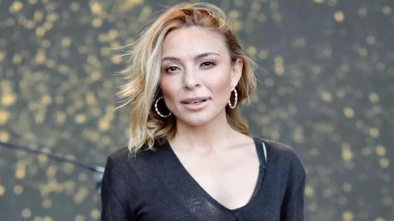 Jennifer Lopez’e benzetilen Ziynet Sali’den şaşırtan imaj! Şapkasıyla kamufle etti