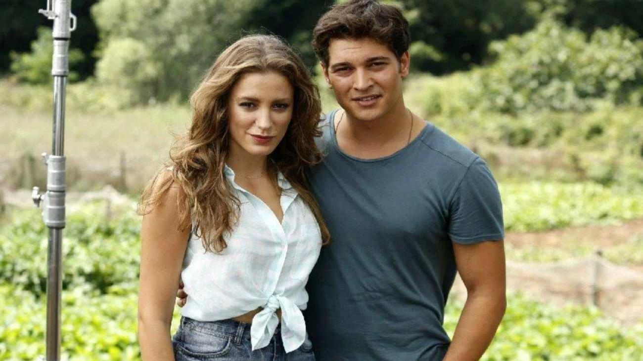 Medcezir hayranlarına müjde üzere haber! Serenay Sarıkaya duyurdu